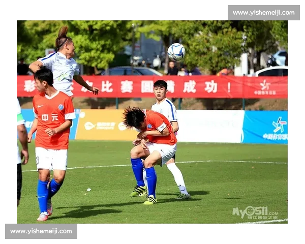 高佑思与罗亚瑟直击苏超:南通足球的跨文化热力场 高佑思与罗亚瑟直击苏超:南通足球的跨文化热力场