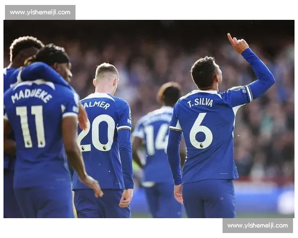 马杜埃凯 GQ 大片曝光！切尔西边锋化身巴黎世家型男